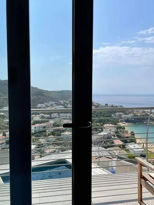 Villa Con Piscina Sobre La Almadrava II روساس