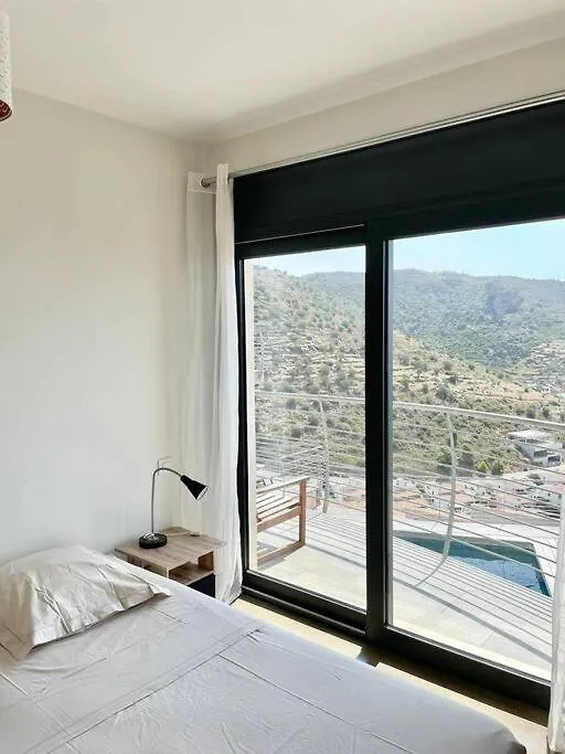 Villa Con Piscina Sobre La Almadrava II روساس